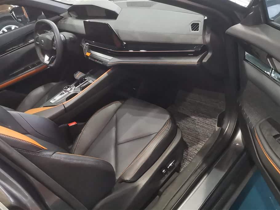 Changan UNI-V Smart iDD Changan UNI-V Smart iDD