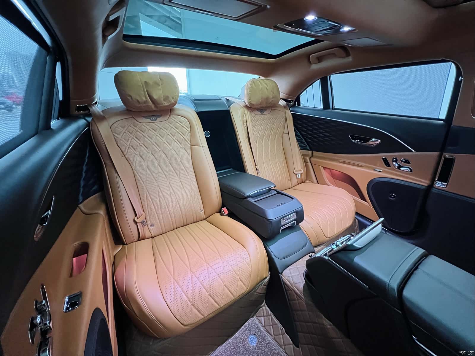 Bentley Flying Spur, 2022 10