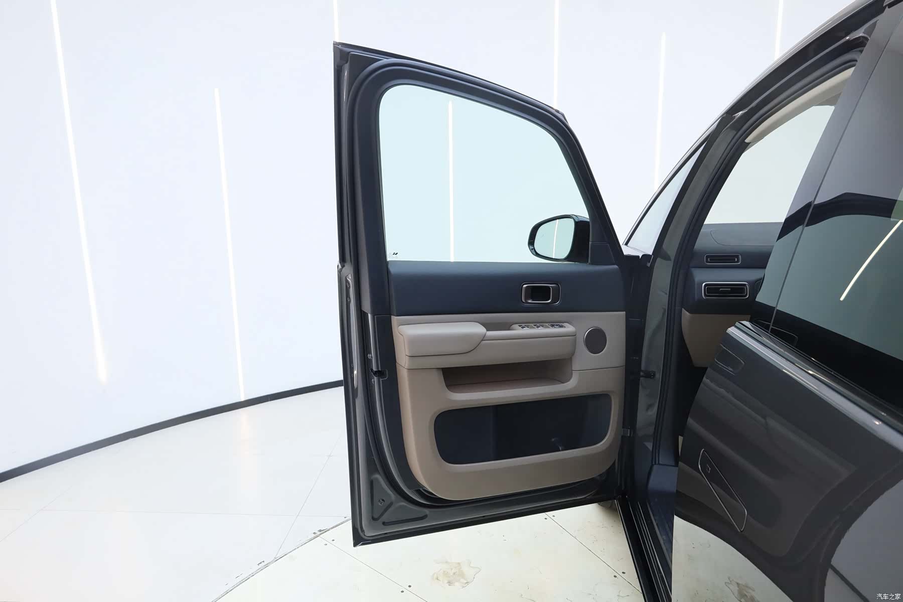 Li Auto MEGA, 2025 18