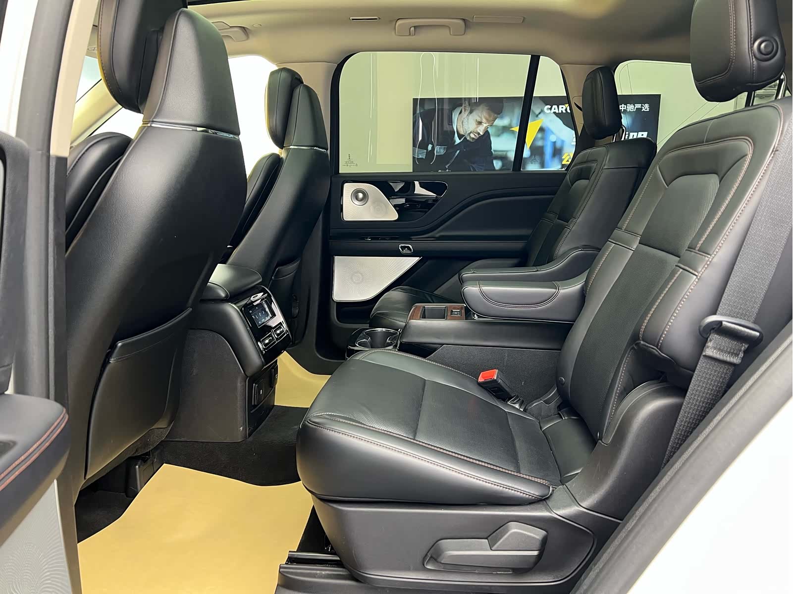 Lincoln Aviator, 2021 7