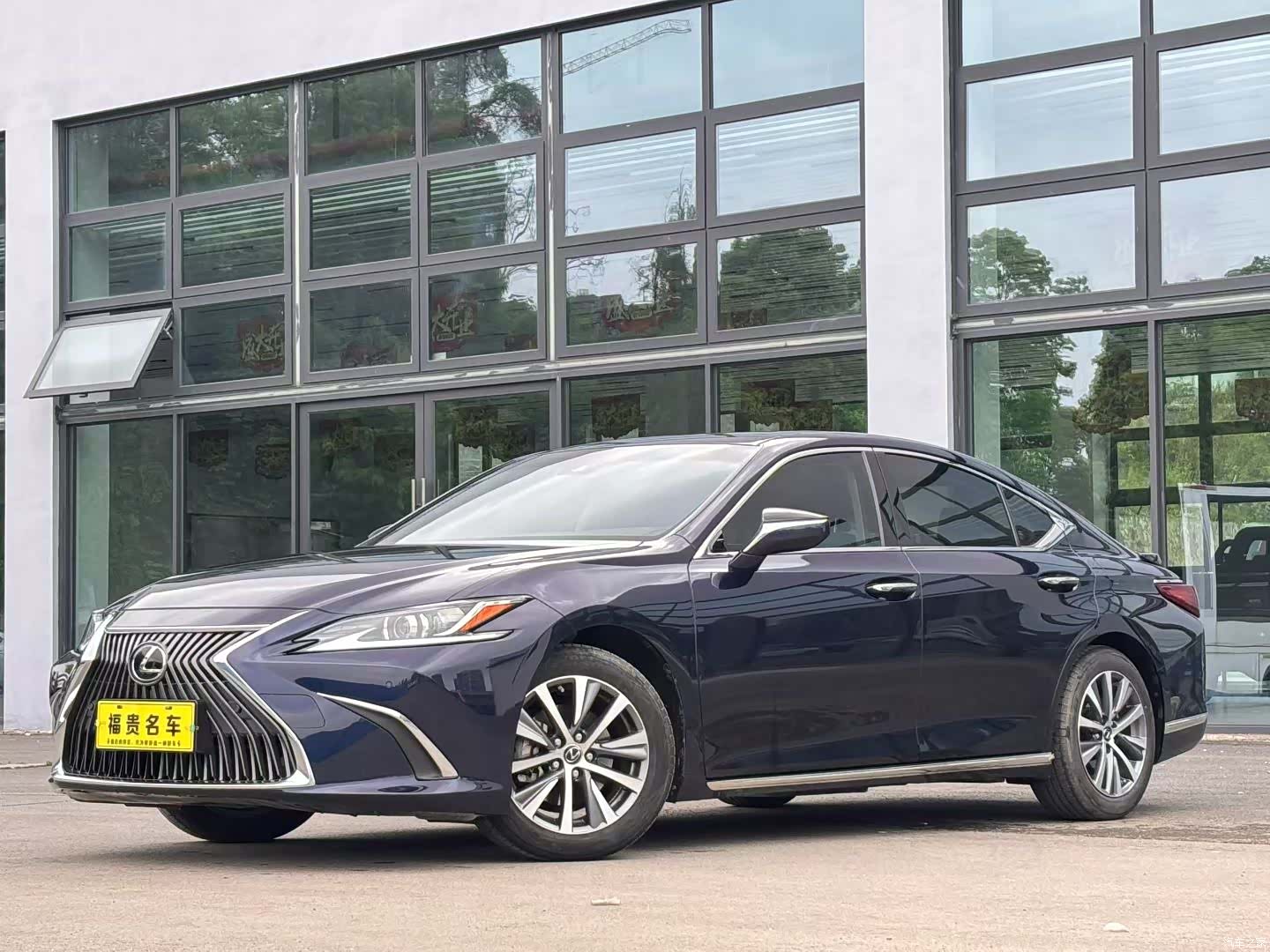 Lexus ES, 2019 1
