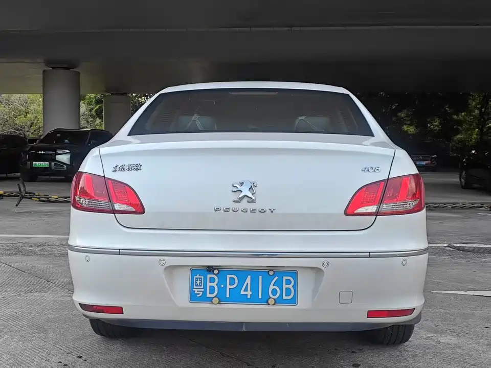 Peugeot 408
