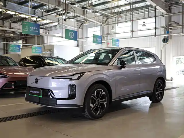 Volvo VOLVO XC70 PLUG-IN HYBRID 2026 — купить из Китая под заказ