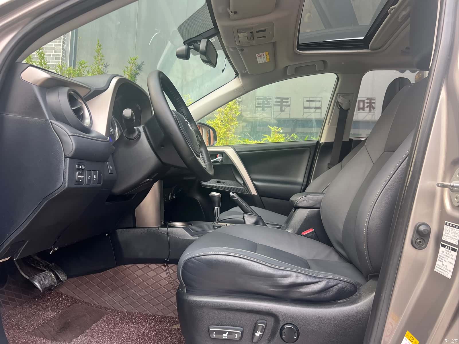 Toyota RAV4, 2015 12