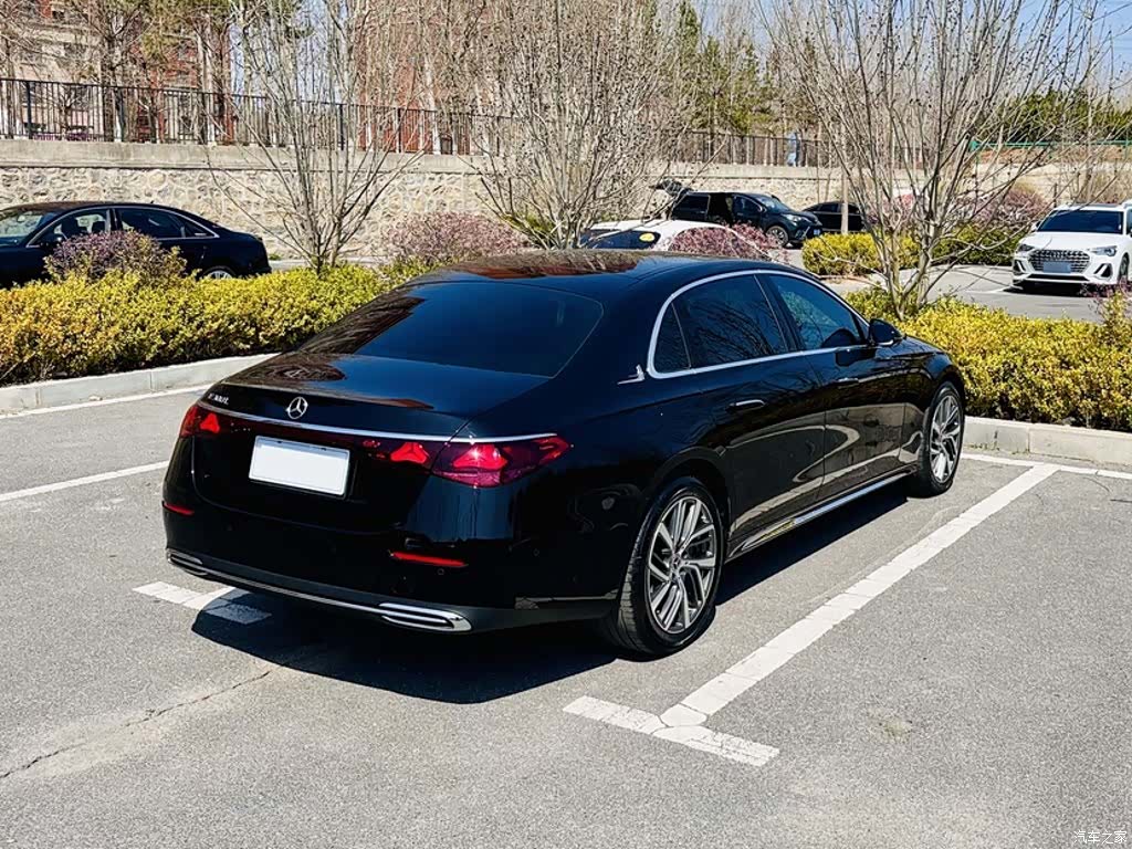 Mercedes-Benz E-Class, 2025 23