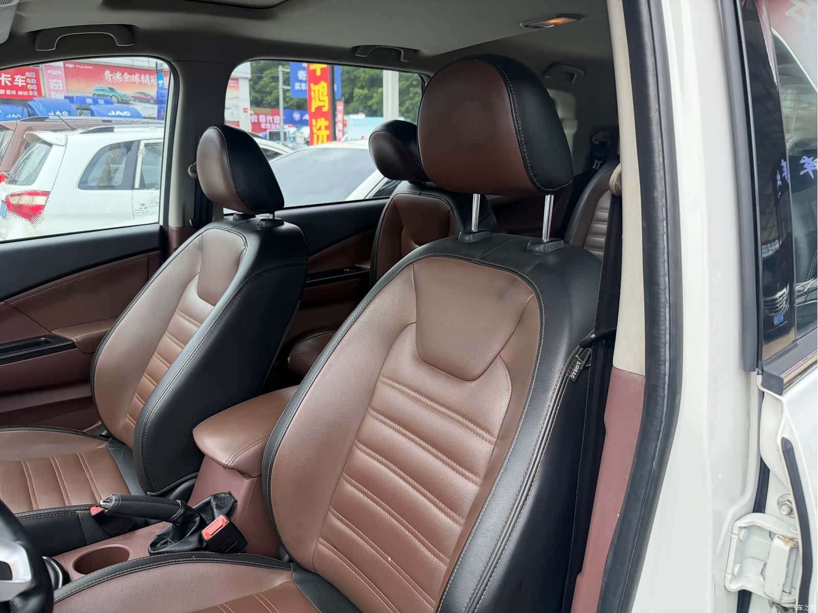 DongFeng SX6, 2017 13