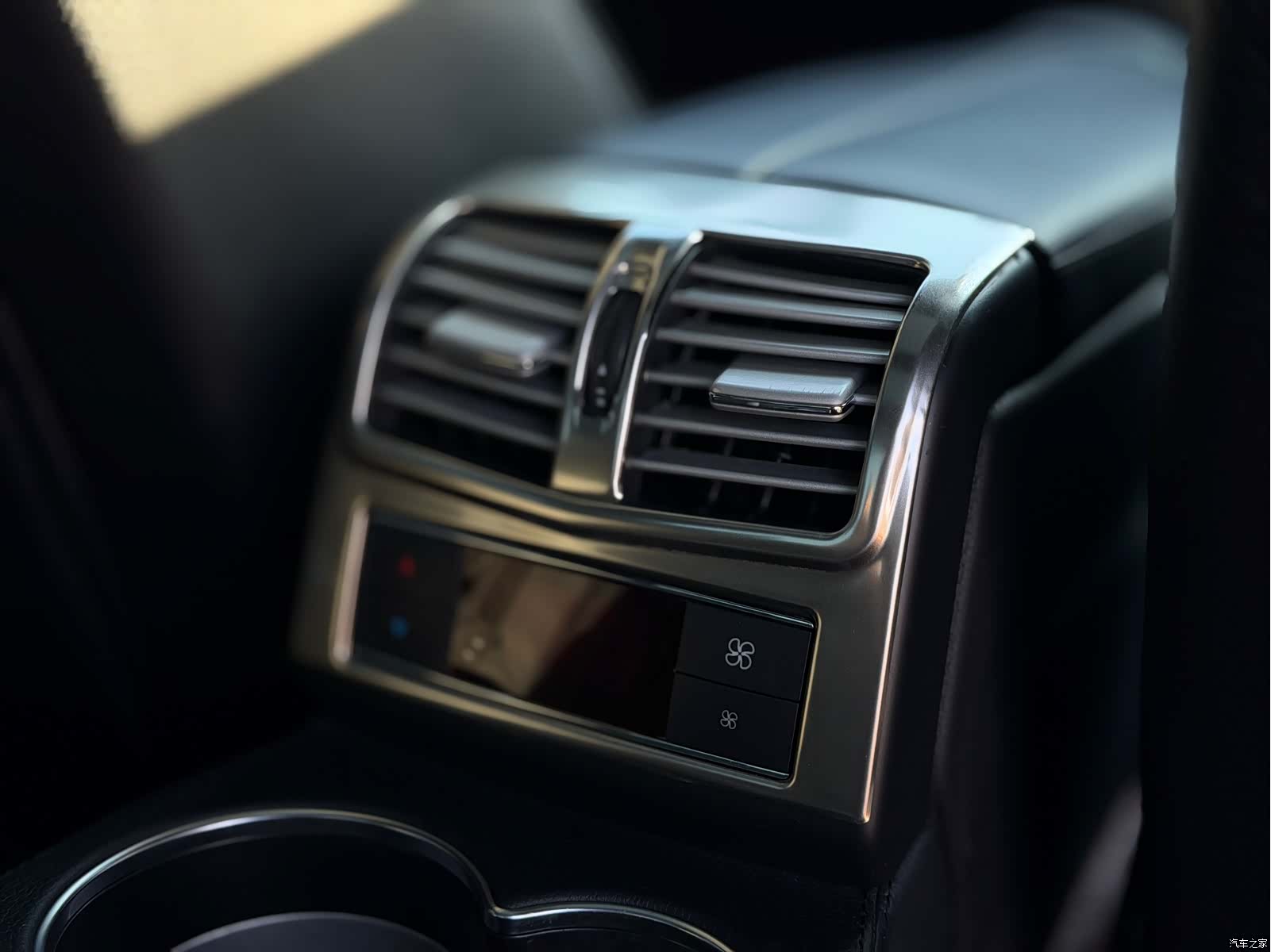 Mercedes-Benz E-Class, 2015 18