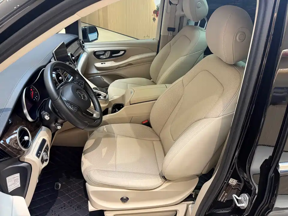 Mercedes-Benz V-class