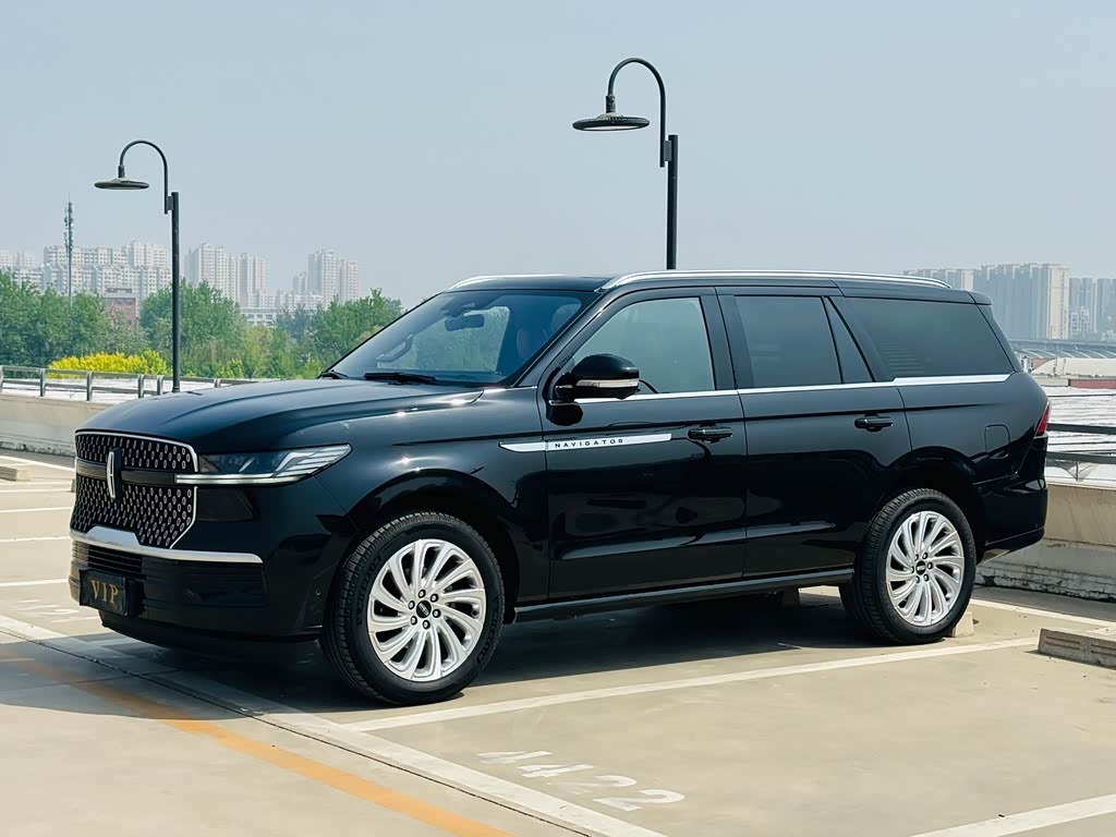 Lincoln Navigator