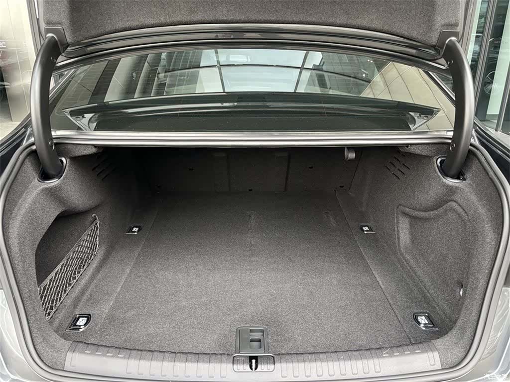 Audi A6L, 2020 9