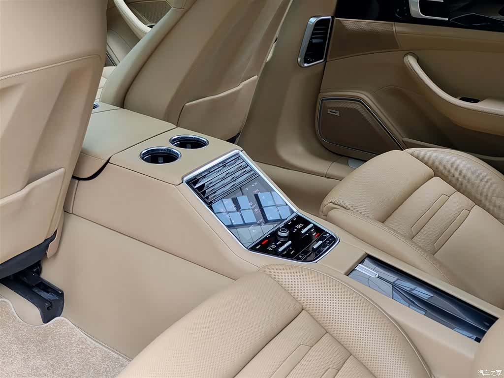 Porsche Panamera, 2018 9