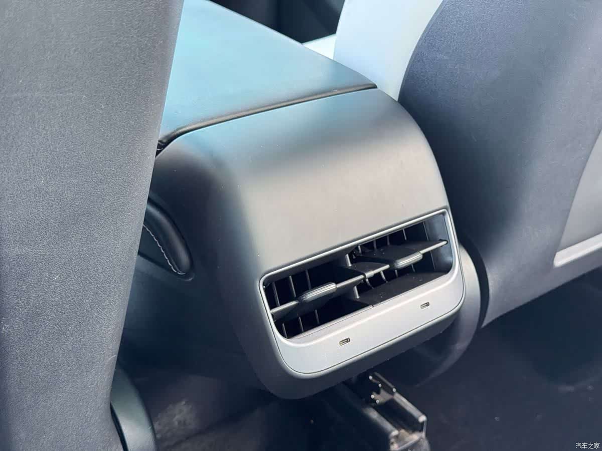 Tesla Model Y, 2024 15