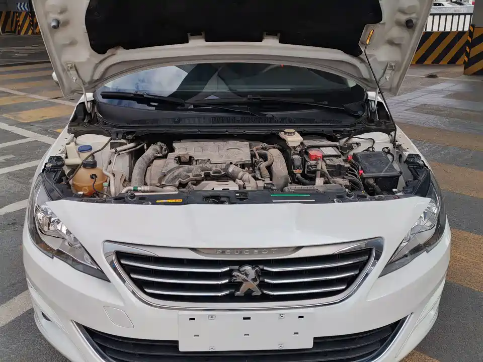 Peugeot 408