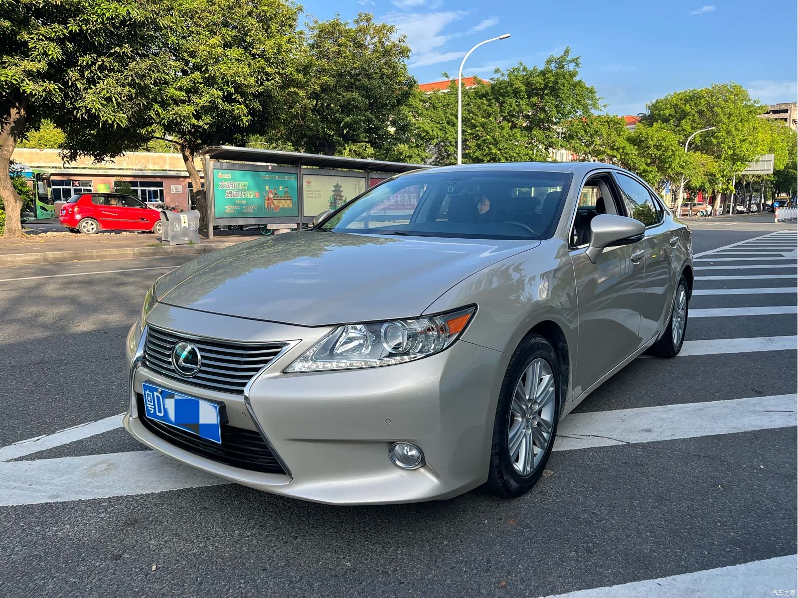 Lexus ES, 2015 1