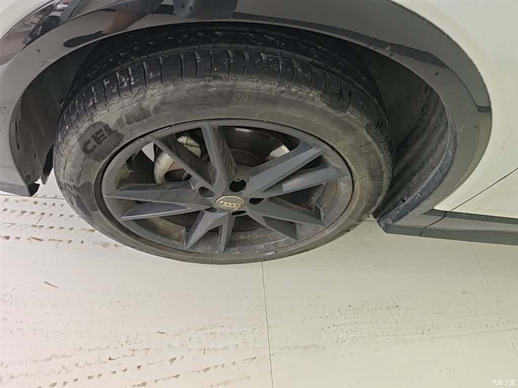 Audi Q2L, 2019 22