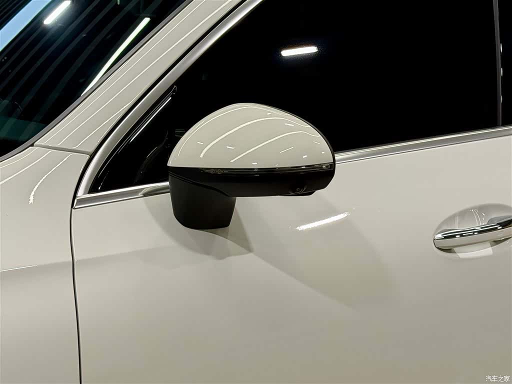 Mercedes-Benz GLC, 2025 13