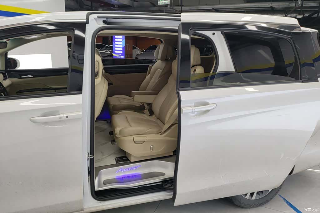 Buick GL8, 2021 11