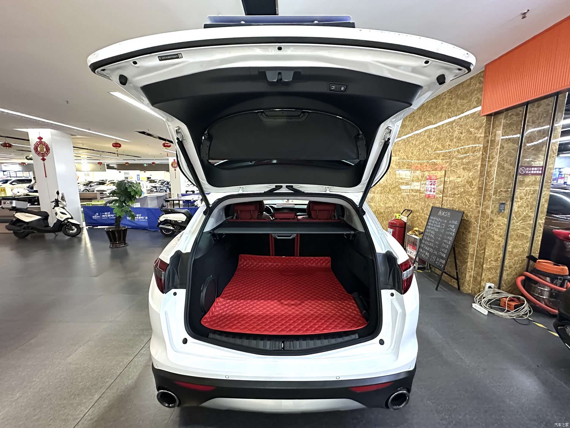 Alfa Romeo Stelvio, 2018 8