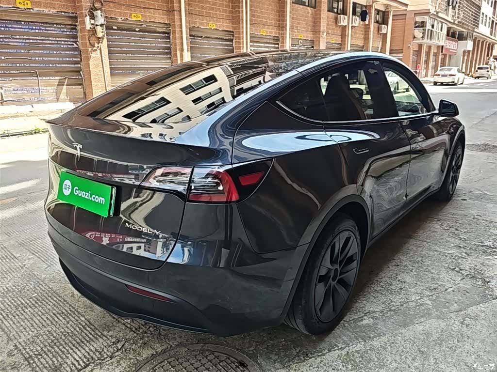 Tesla Model Y, 2024 7