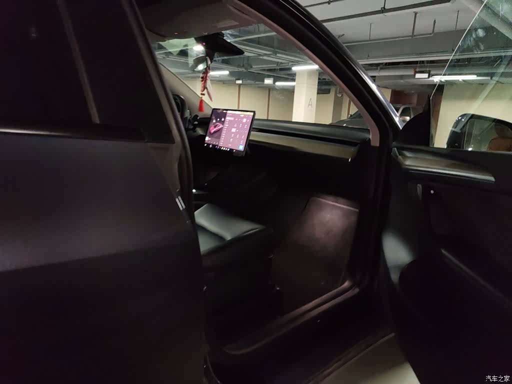 Tesla Model Y, 2022 20