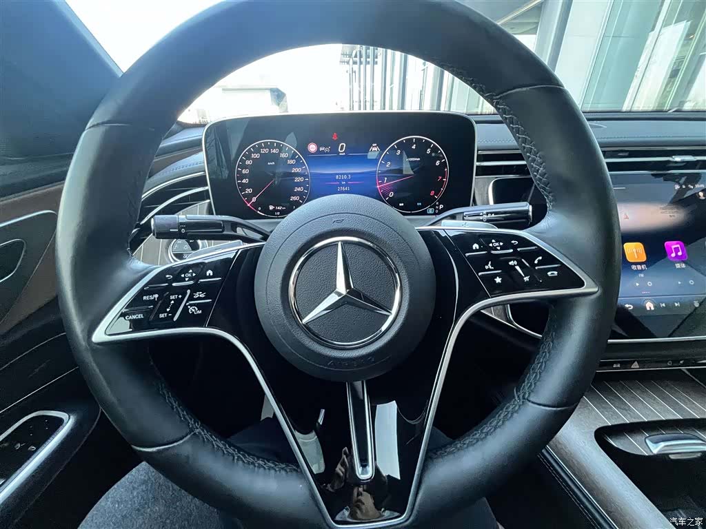 Mercedes-Benz E-Class, 2024 13