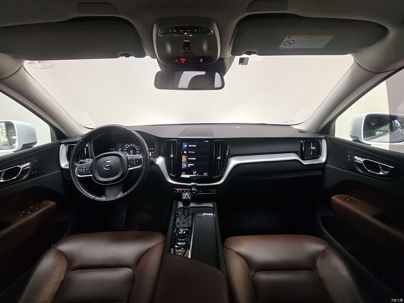 Volvo XC60, 2019 все фото