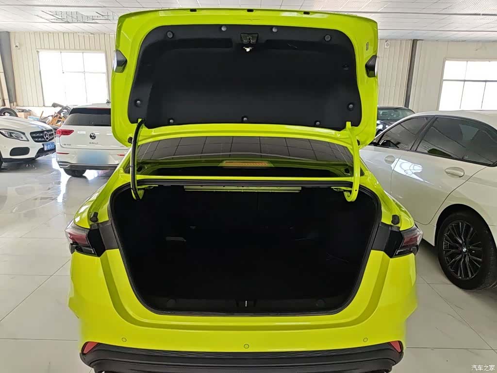 Geely Binray, 2023 15