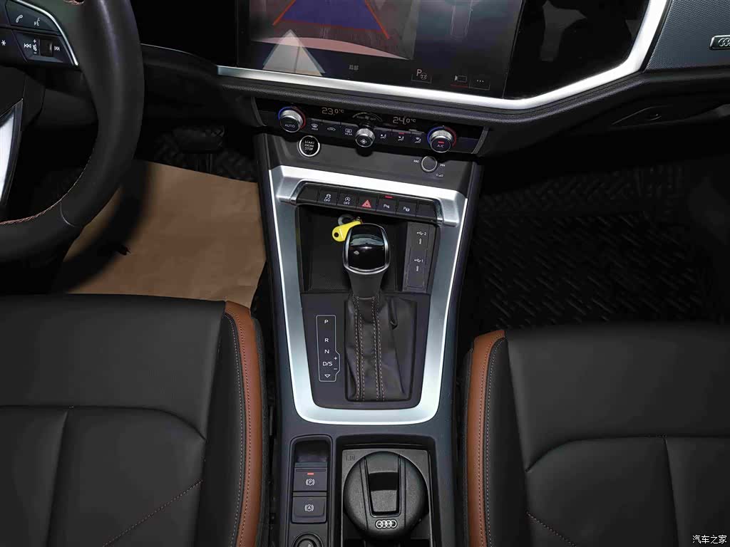 Audi Q3, 2022 13