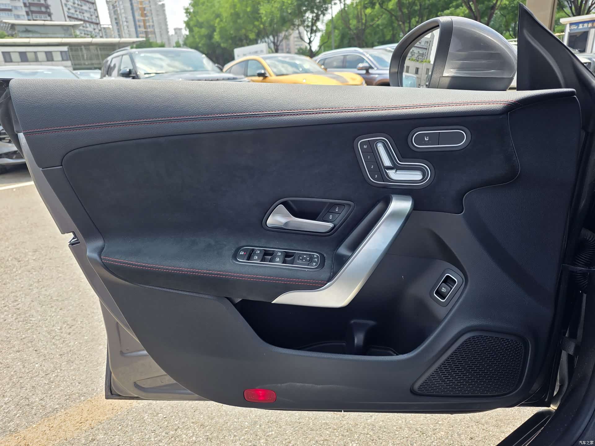 Mercedes-Benz CLA, 2025 10