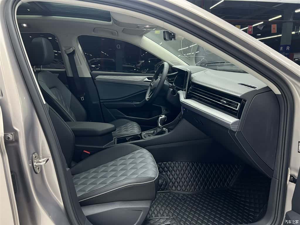 Volkswagen Sagitar, 2022 18
