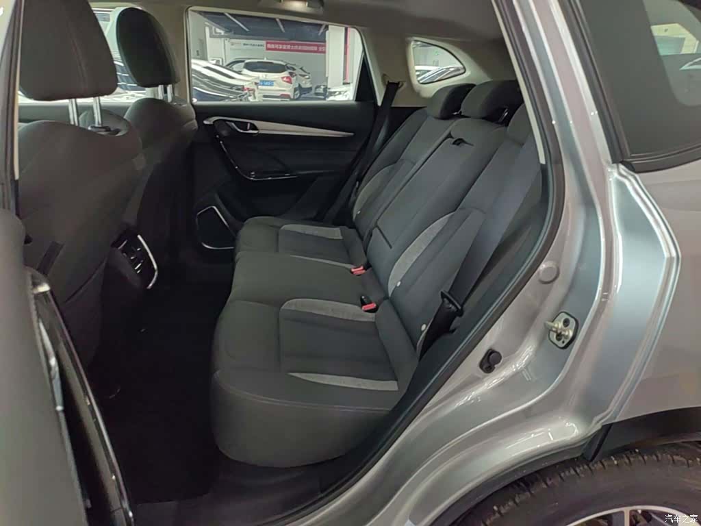 DongFeng AX7, 2020 17