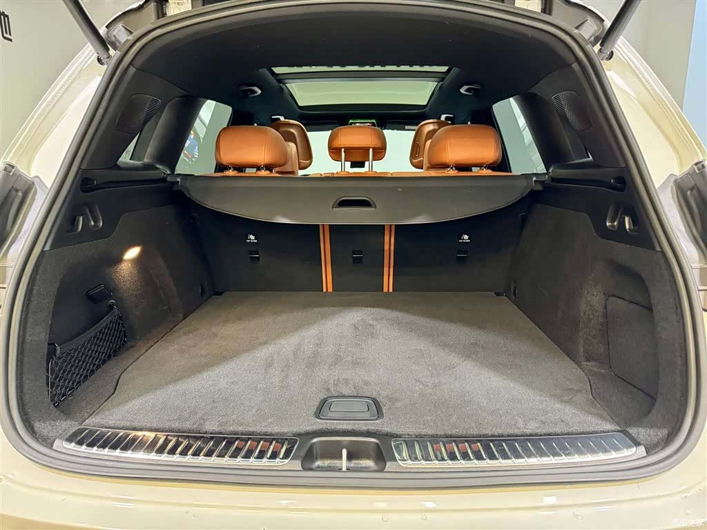 Mercedes-Benz GLC, 2025 12