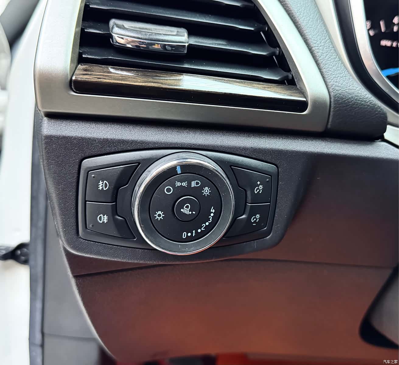 Ford Mondeo, 2015 12