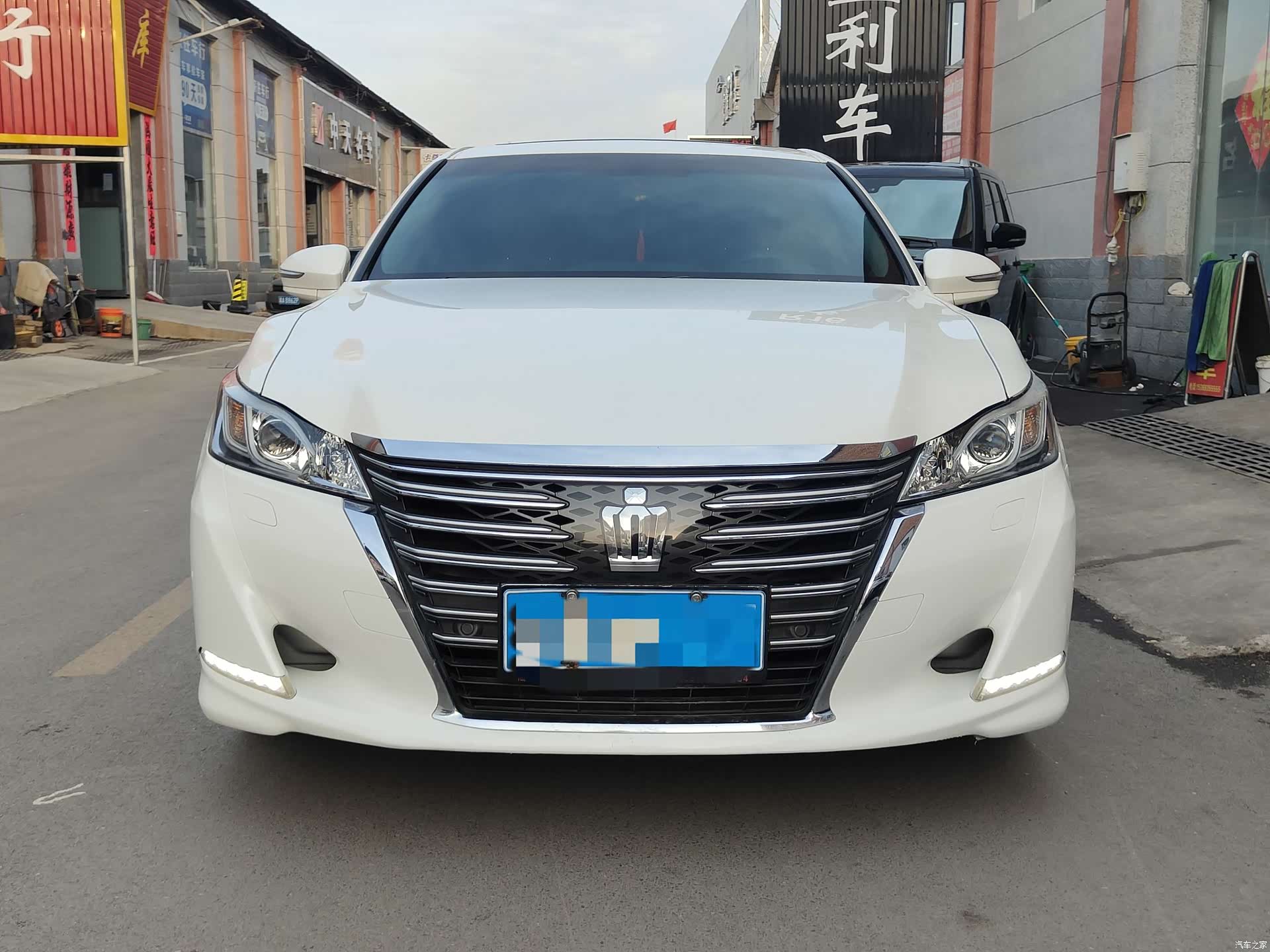 Toyota Crown, 2015 2