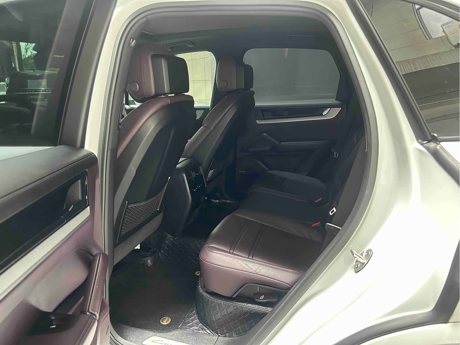 Porsche Cayenne, 2024 9