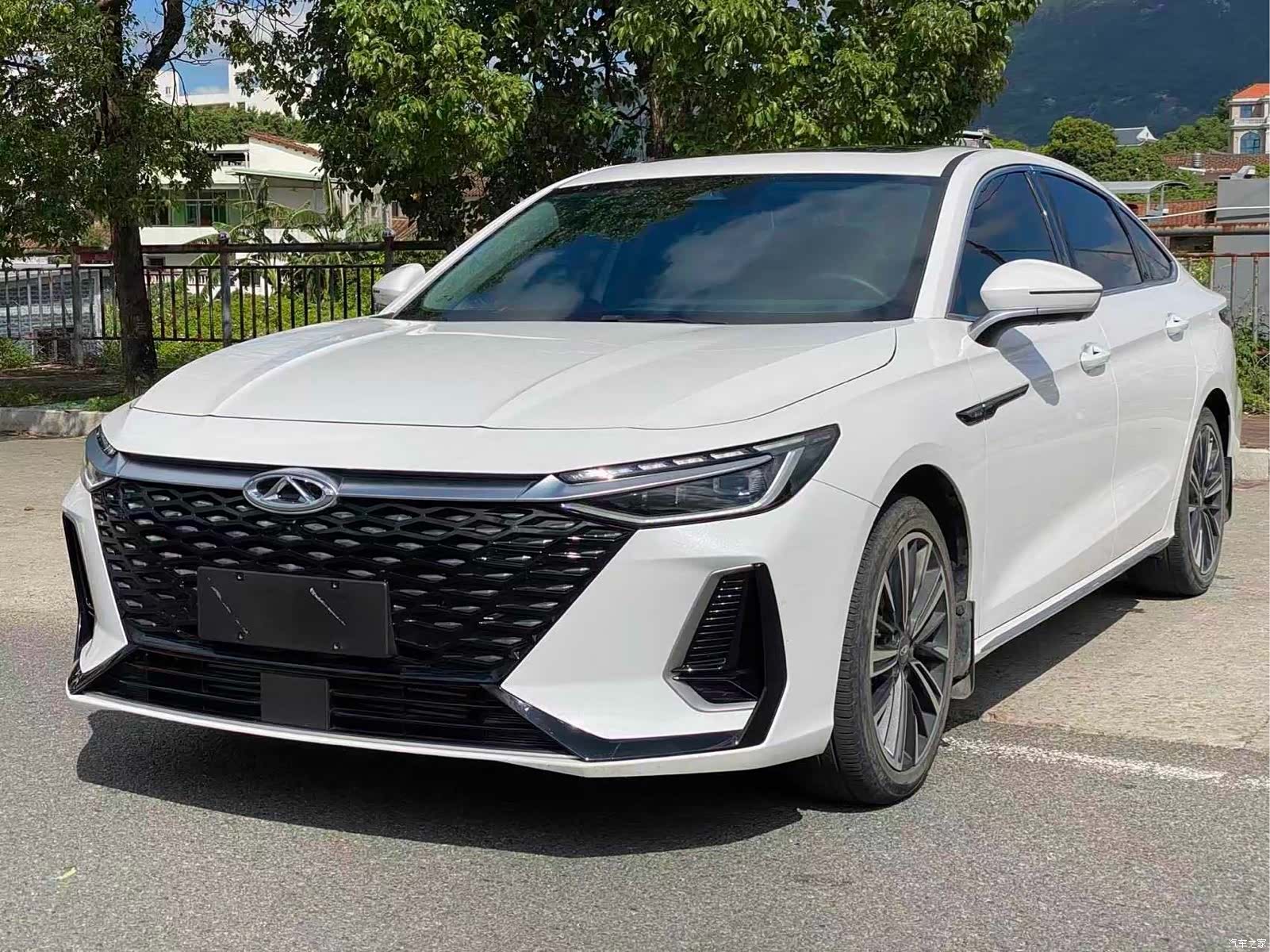 Chery Arrizo 8