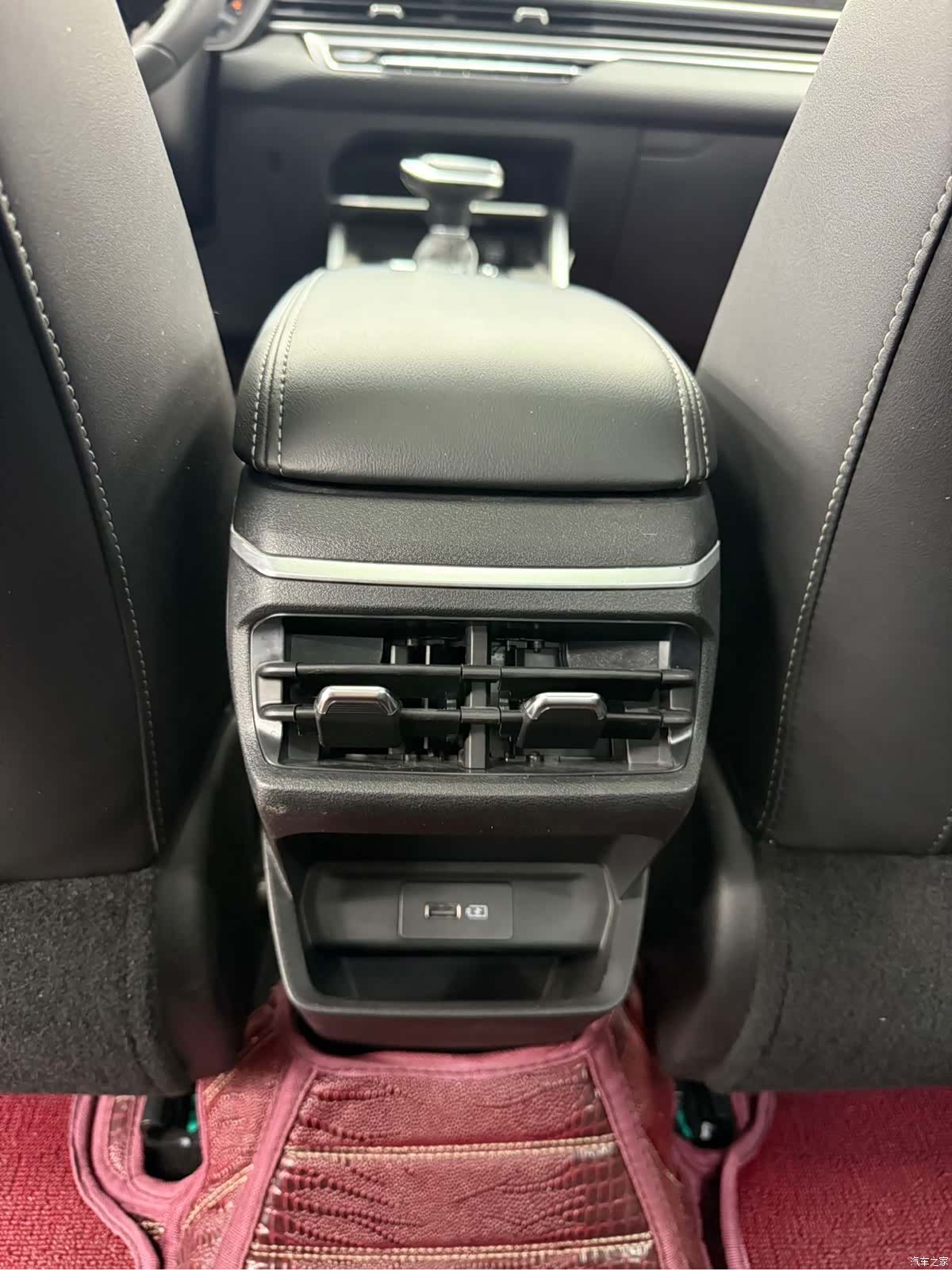 Geely Emgrand, 2022 16