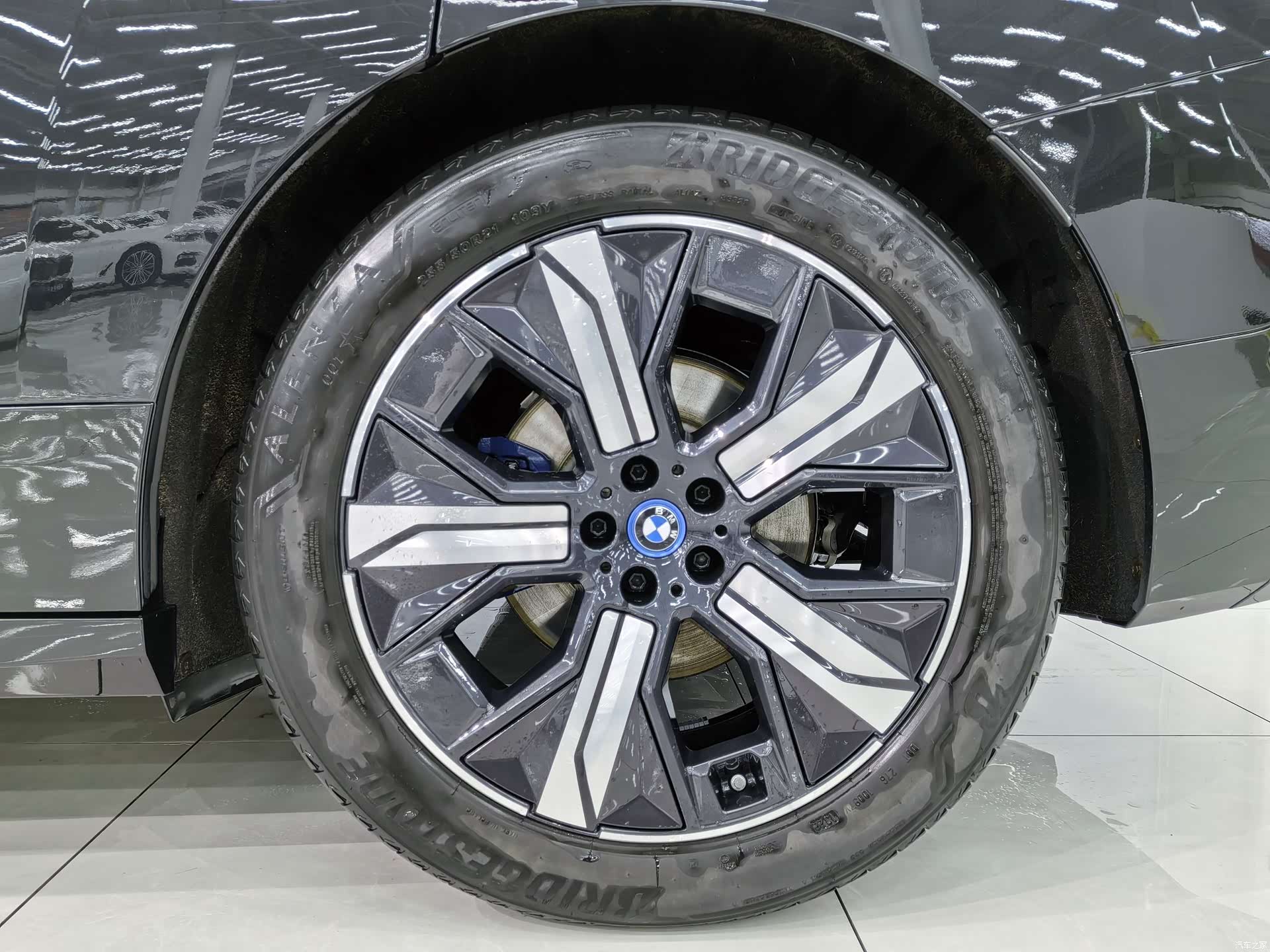 BMW iX, 2023 25