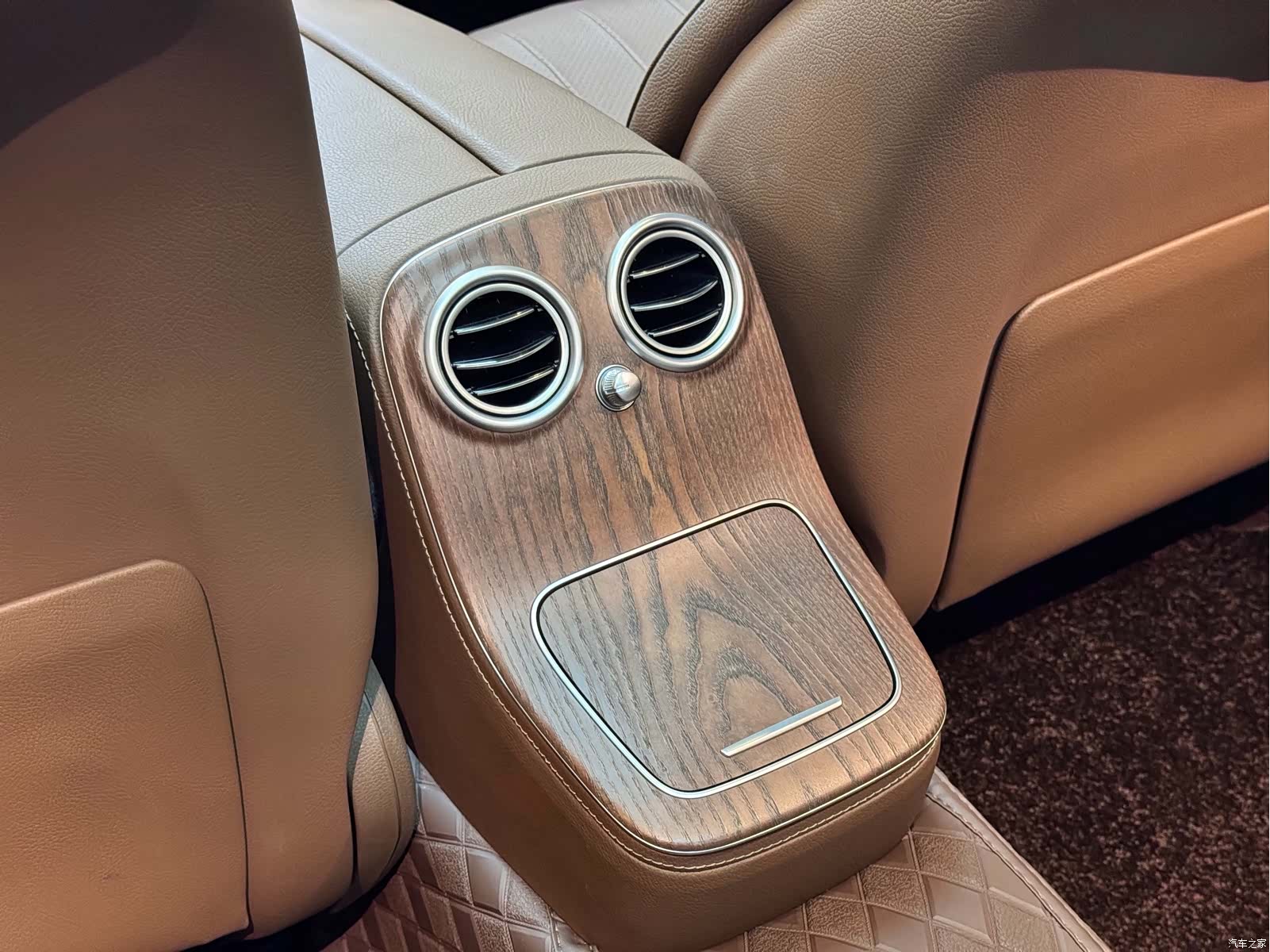 Mercedes-Benz E-Class, 2023 15