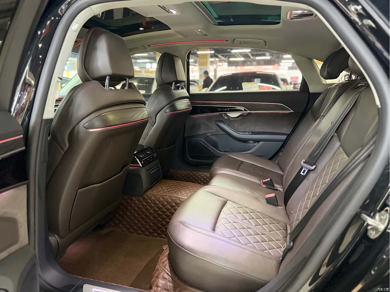 Audi A8L, 2022 9