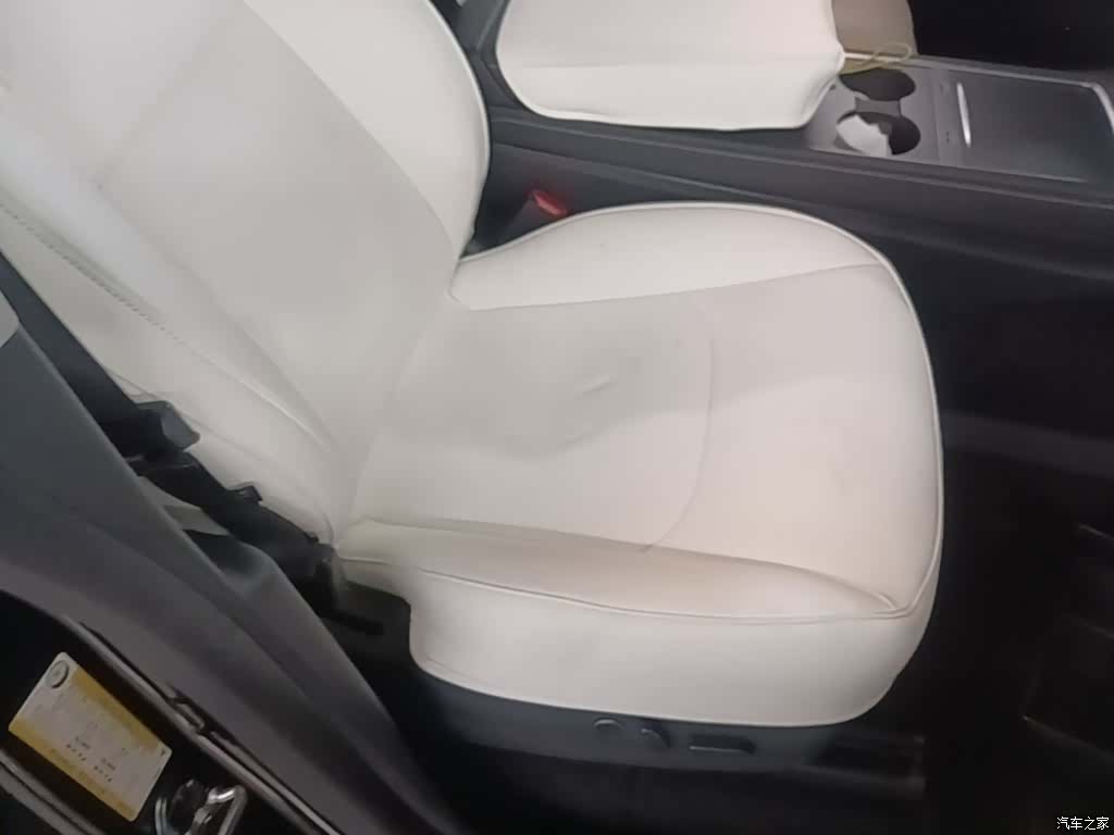 Tesla Model Y, 2021 25
