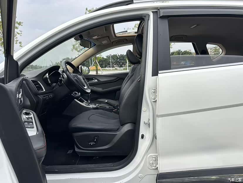 Wuling 560, 2017 все фото