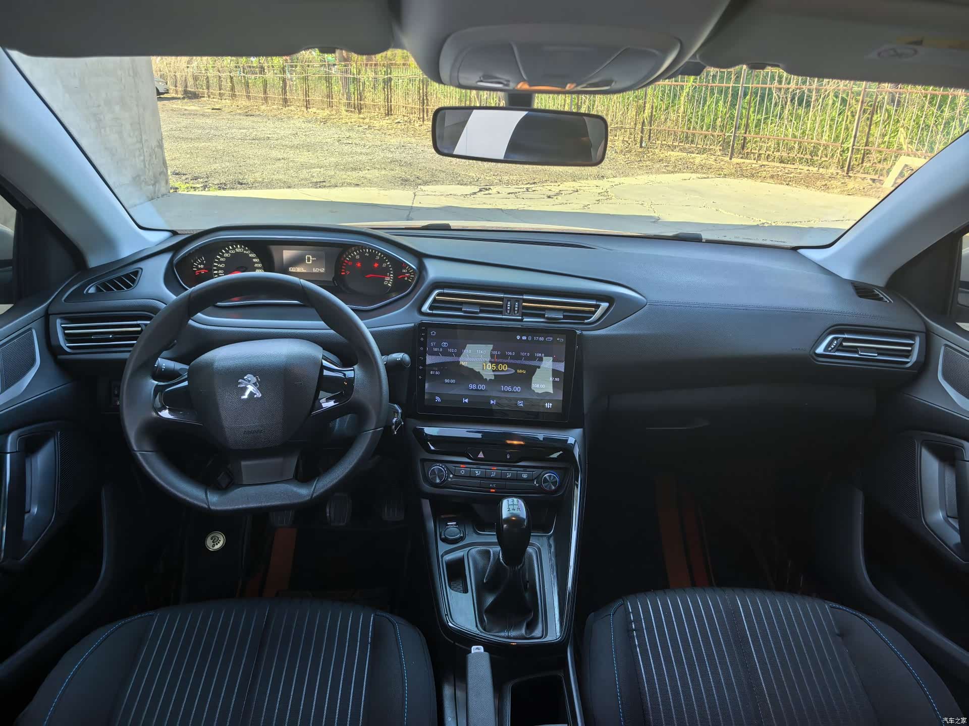 Peugeot 308, 2017 все фото