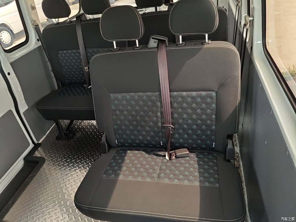 Maxus V80, 2023 17