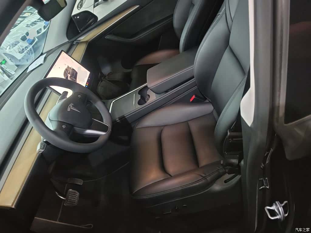 Tesla Model Y, 2022 15