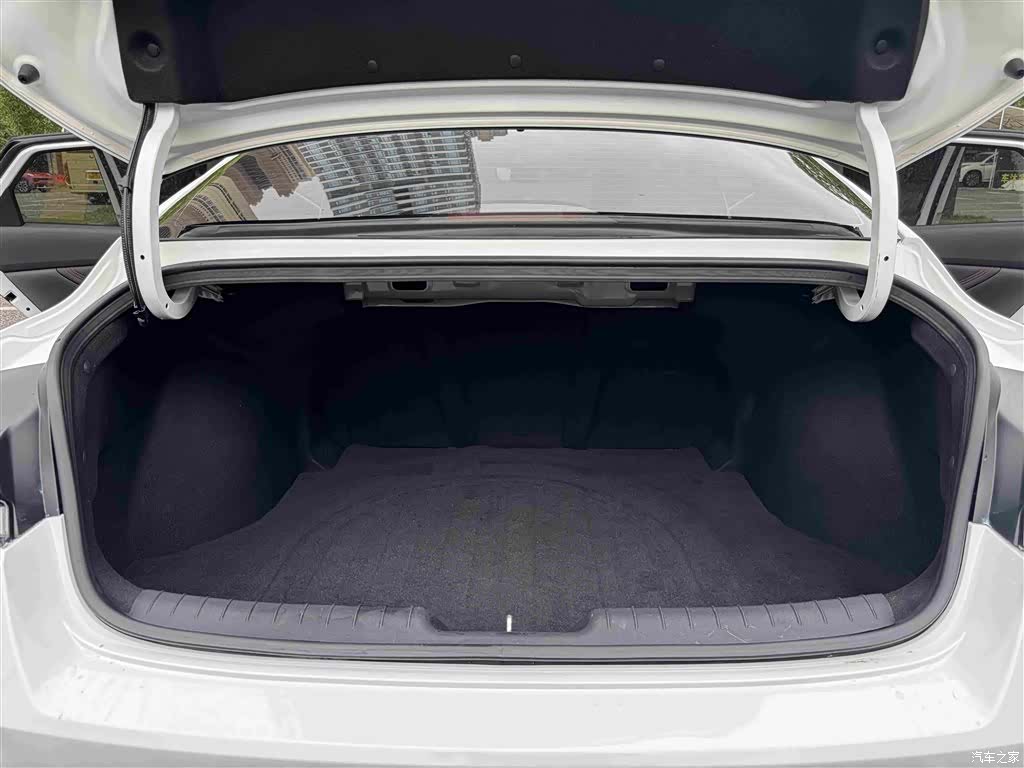Hyundai Elantra, 2023 28