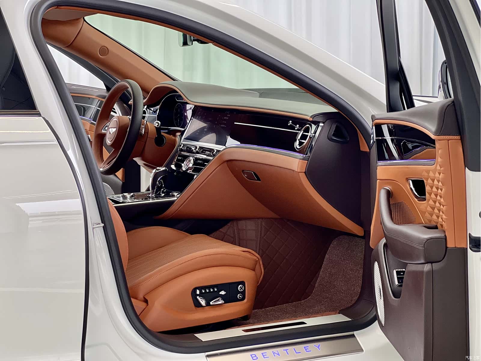 Bentley Flying Spur, 2022 7