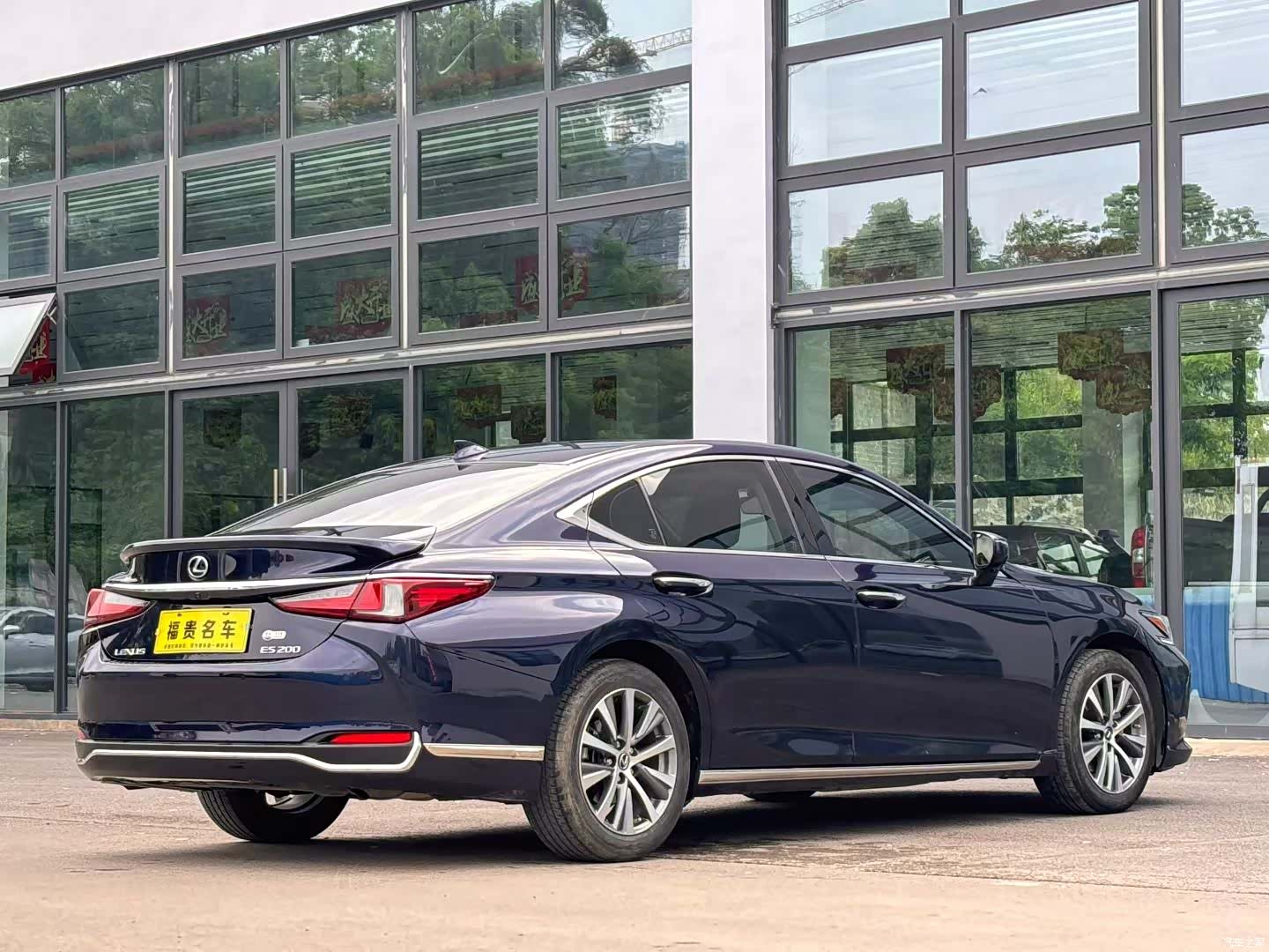 Lexus ES, 2019 4