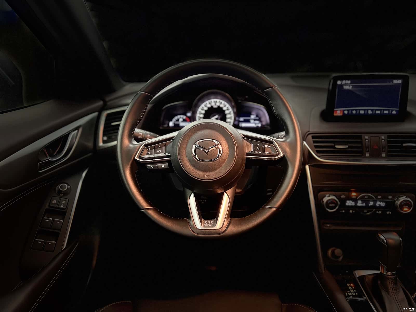 Mazda CX-4, 2019 10