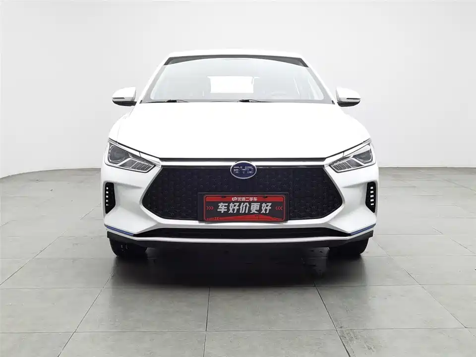 BYD e2